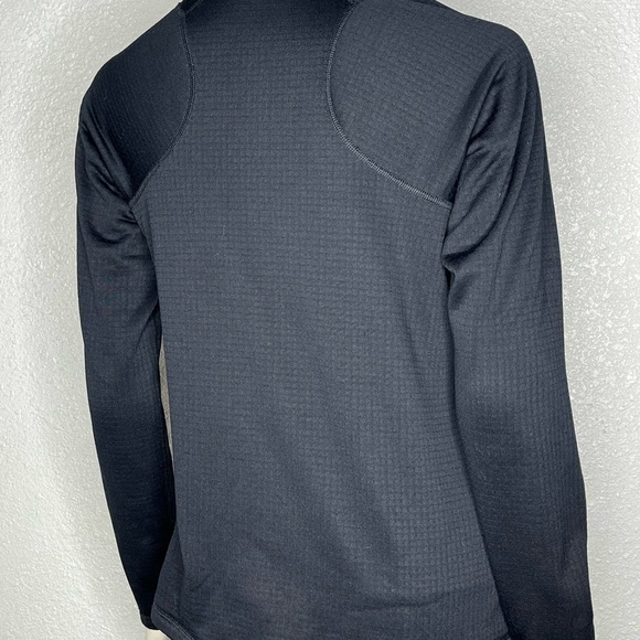 Patagonia 1/4 Zip Pullover Jacket - Picture 4 of 7